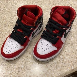 Jordan 1 retro high Satin Snake Chicago Pre School